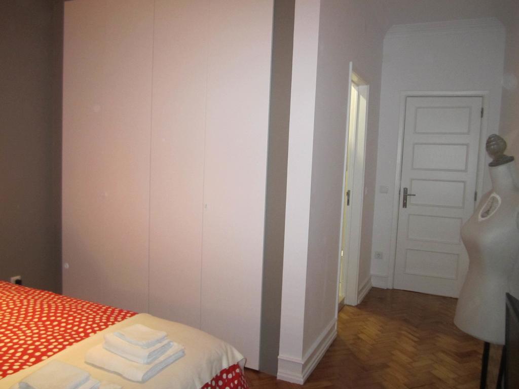 Alvalade II Airport Guest House Лиссабон Номер фото