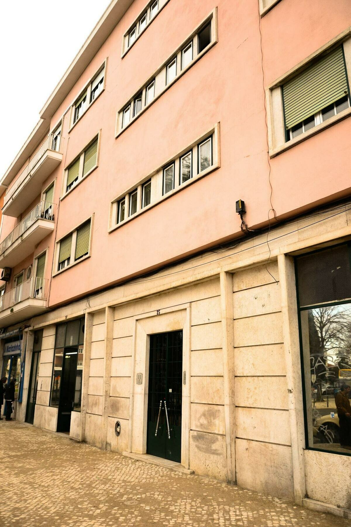 Alvalade II Airport Guest House Лиссабон Экстерьер фото